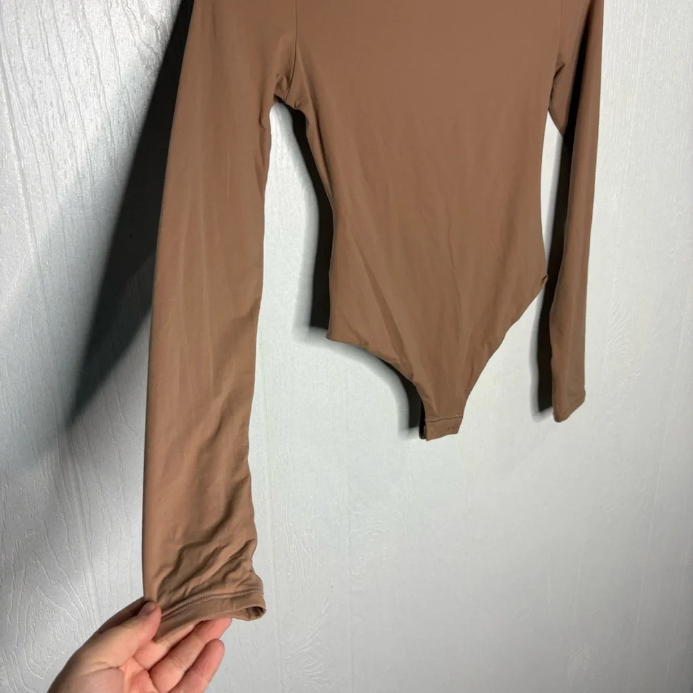 NWT Skims fits everybody long sleeve Crewneck bodysuit size small Sienna - Picture 4 of 11
